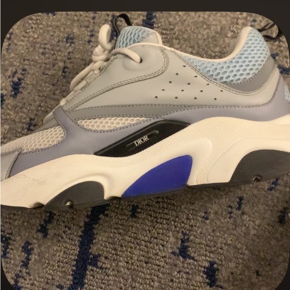 Selling Dior b22 - Picture 1 of 2